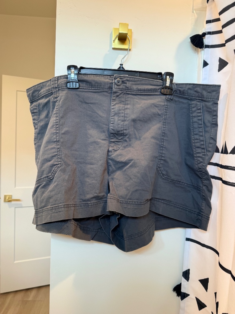 Old Navy XXL High Rise Chino 4" Gray Shorts - Very Good